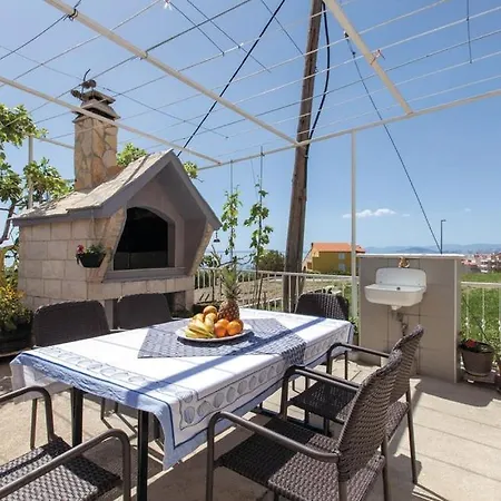 Apartment On The Hill Overlooking The Sea *