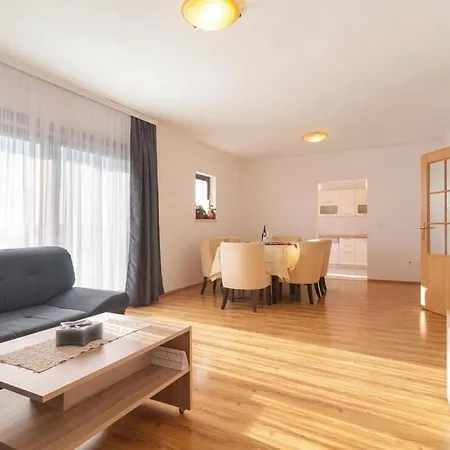 On The Hill Overlooking The Sea Apartment *